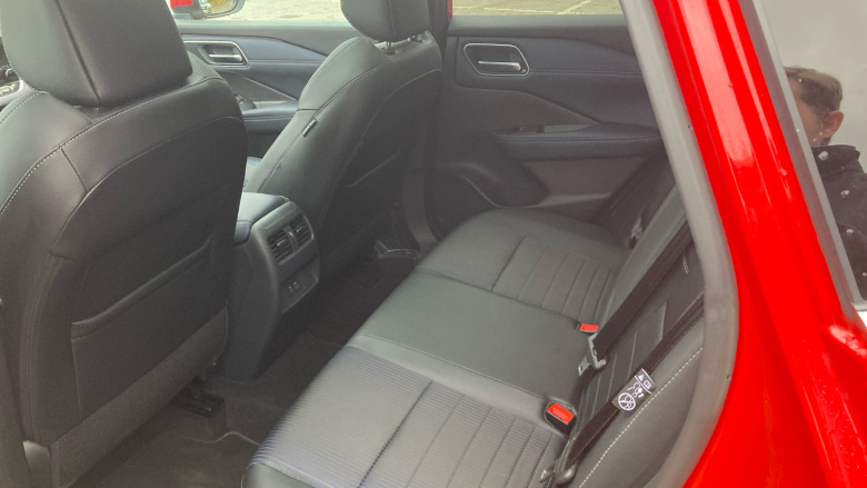 Nissan Qashqai 1.3 DiG-T MH Tekna 5dr Petrol Hatchback